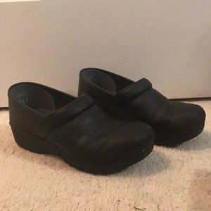 Size 8 good condition dansko clogs